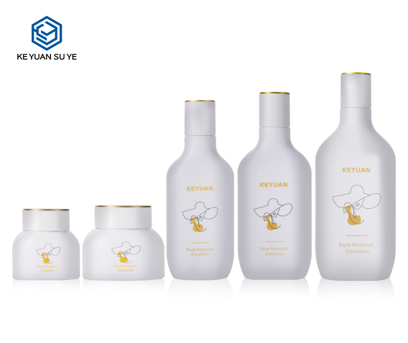 KY159 Unique Patent Application Series Luxury Cosmetics PET Plastic Bottle with Snow White Matte Finishing